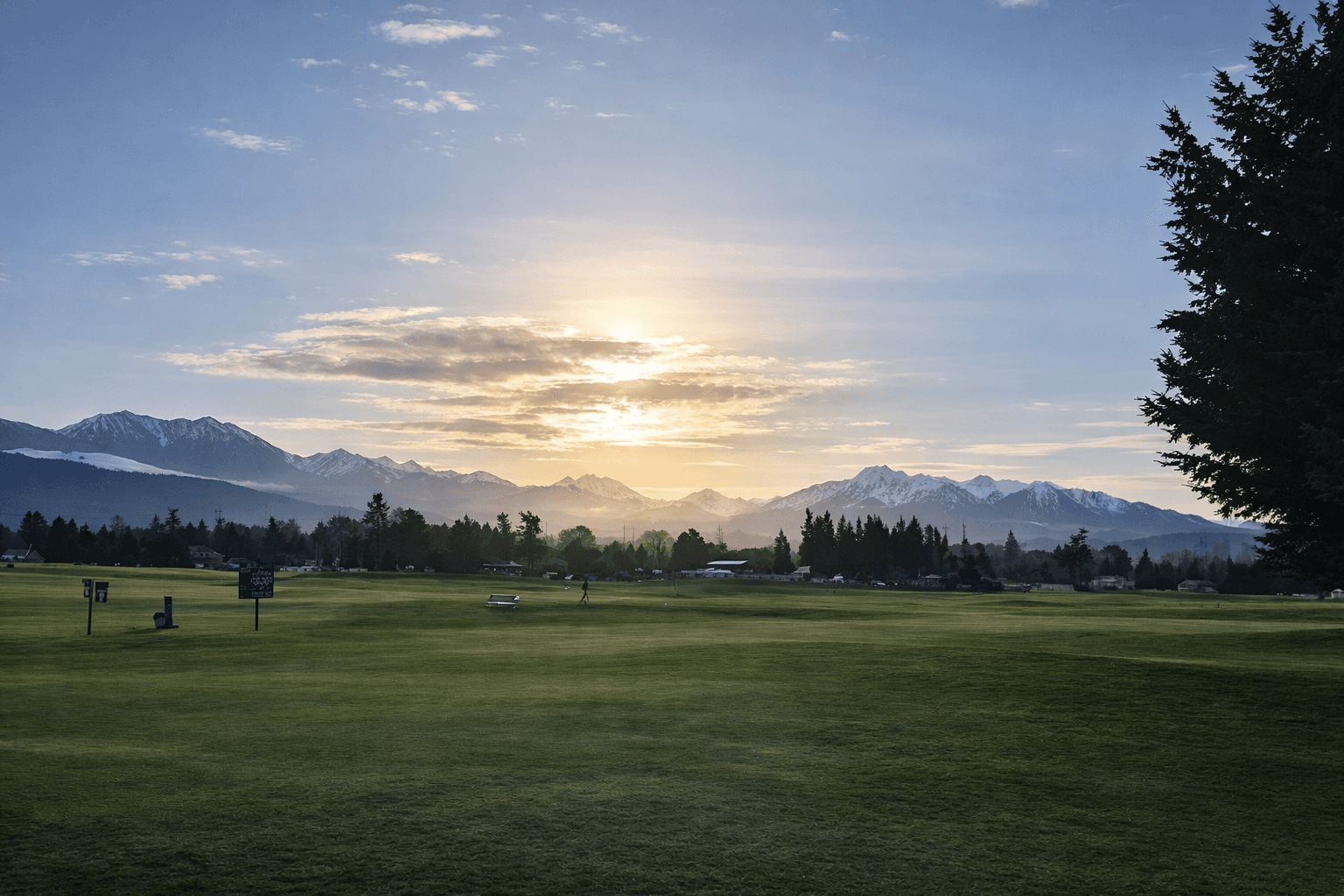 Skyridge green and mountain backdrop